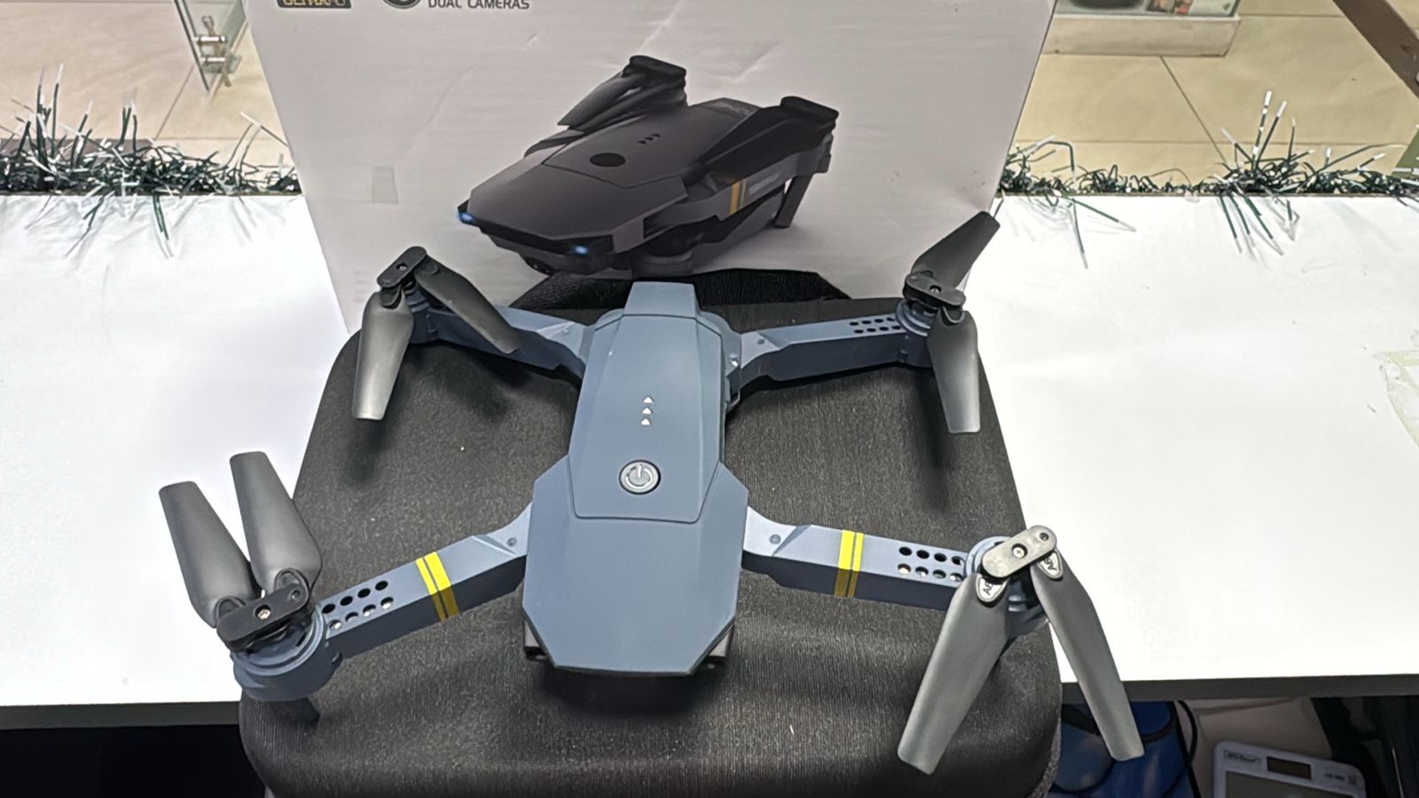 DRONE CON 2 CAMARAS + 2 BATERIAS