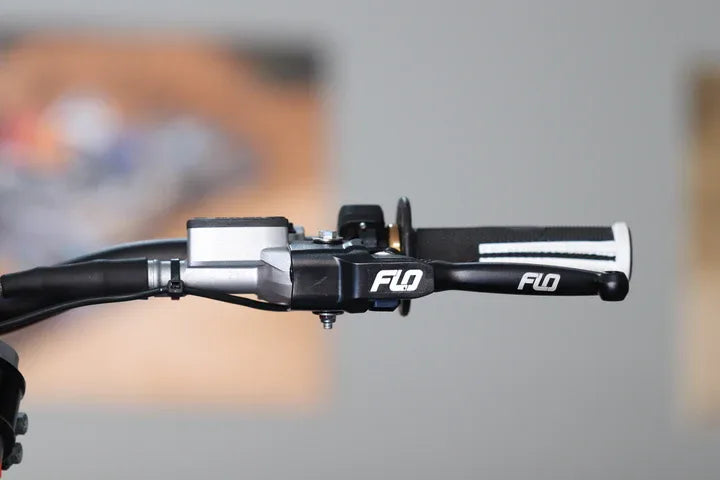 Manigueta FLO Short CL-727 Black Magura